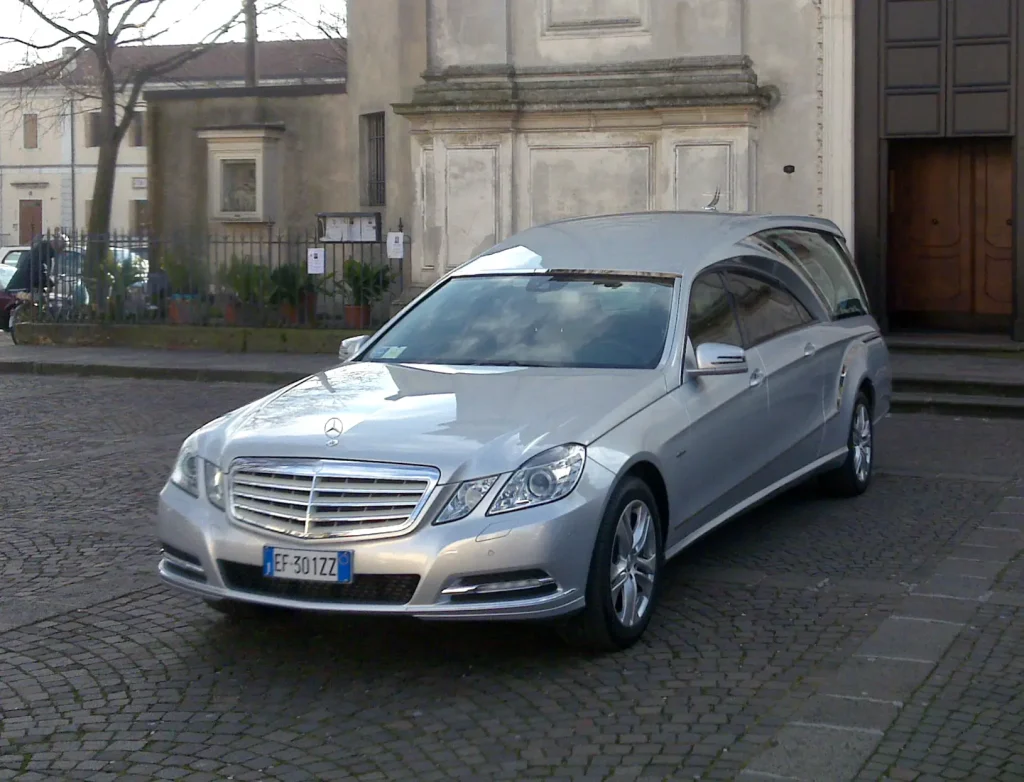 auto funebre Mercedes
